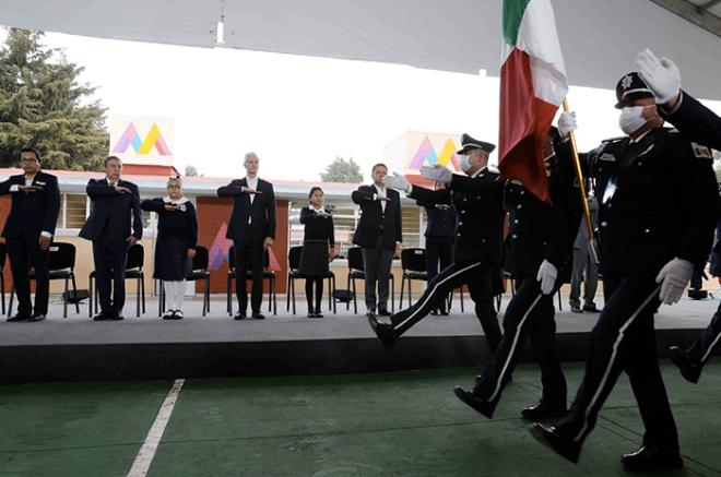El gobernador destacó que hoy regresarán a actividades presenciales más de 21 mil escuelas en todo el Estado de México.