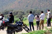 El cadáver fue abandonado sobre un camino de terracería en la comunidad de San Isidro.