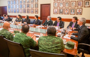 Firma Alfredo del Mazo carta para garantizar paz y seguridad en proceso electoral