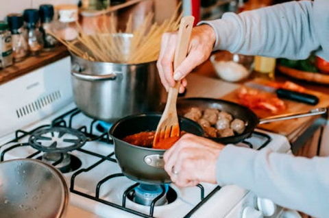 La chef Verónica Franco comparte cinco ideas para un menú fresco, completo y económico, sin perder el sabor de la temporada.