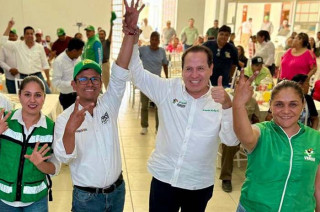 En especial, dijo Eruviel Ávila, trabajarán muy de la mano para beneficiar a los campesinos, ganaderos y trabajadores del campo de este municipio.