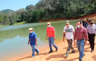 La presa tiene un aproximado de 58 mil metros cúbicos de agua que servirán para el riego de maíz, frijol y hortalizas