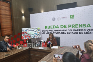 La diputada Miriam Silva Mata en conferencia