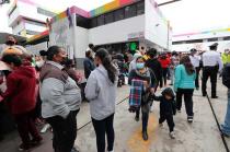 En Toluca, la población formó filas por más de tres kilómetros, esperó más de cuatro horas