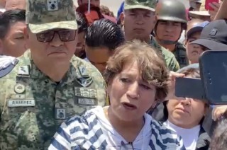 Vecinos de la colonia Jacalones le pidieron ayuda a la gobernadora Delfina Gómez a sacar el cuerpo de un habitante que perdió la vida.