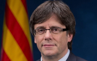 Decide gobierno intervenir en Cataluña