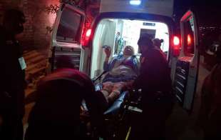 La mujer fue llevada en ambulancia a un hospital de la zona