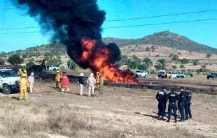 Incendio en ducto de Pemex provoca llamas de hasta 20 metros,  en Axapusco
