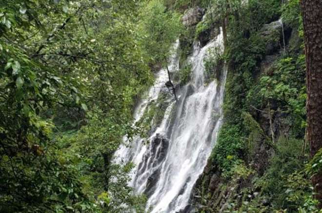 Una parada obligada es su famosa cascada “Velo de novia”