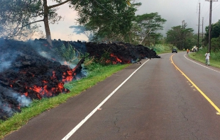 Erupciones en  grietas provoca evacuaciones al este de Hawái