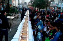 Rosca de Reyes gigante en #Chalco; 400 metros para 12 mil personas
