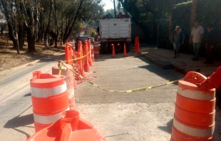 Reparan socavón  en Lomas de Tecamachalco