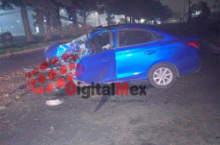 Elementos de la policía estatal acordonaron la zona para permitir el desarrollo de las labores correspondientes y prevenir riesgos a otros automovilistas.