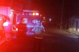 El individuo estaba semidesnudo y con heridas por arma blanca.