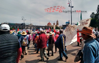 Bloqueado el centro de #Toluca por manifestación #Antorchista