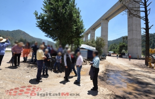 Comuneros interrumpieron construcción de la obra del Tren Interurbano México-Toluca