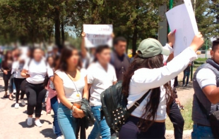 Marcha comunidad por asesinato de alumno del TESCI en C. Izcalli