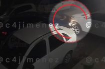 Presunto momento en que Brandon “N” habría intentado atropellar a su expareja en calles de la colonia El Sol, en Nezahualcóyotl.