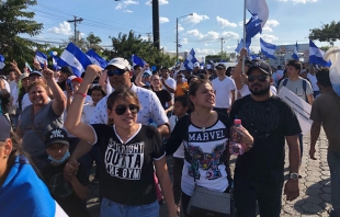 Manifestantes exigen la destitución del presidente de Nicaragua, Daniel Ortega