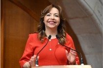 La diputada Lilia Urbina Salazar presenta su iniciativa sobre pensiones por viudez.