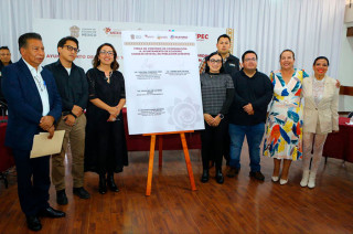  Azucena Cisneros destacó que esta alianza permitirá llevar servicios públicos a zonas marginadas.