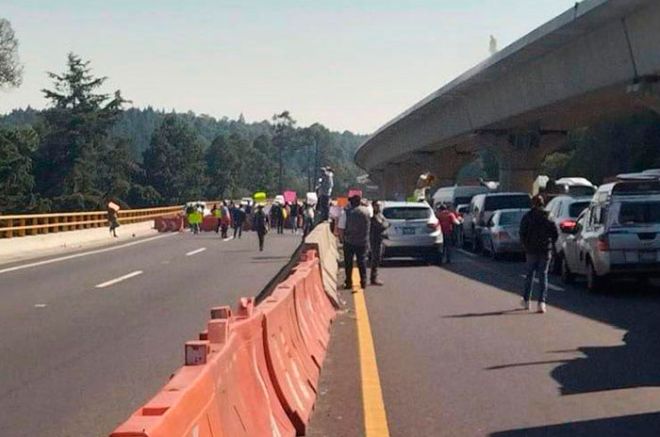 Liberan ejidatarios la carretera México-Toluca