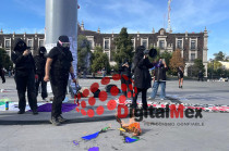 Con fichas de búsqueda y pancartas, las manifestantes recordaron a las autoridades la urgencia de combatir la impunidad y garantizar la protección de las mujeres.