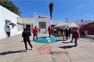 Desde las primeras horas de este miércoles familias completas acudieron a la Cruz Roja