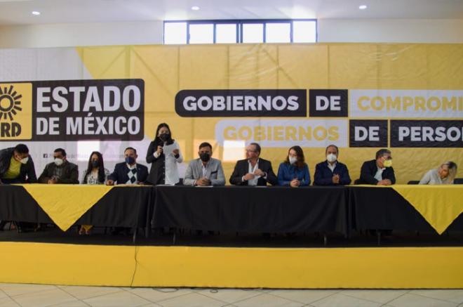 Asistieron diputados locales, presidentes municipales, síndicos y regidores del Sol Azteca, electos el pasado mes de junio.