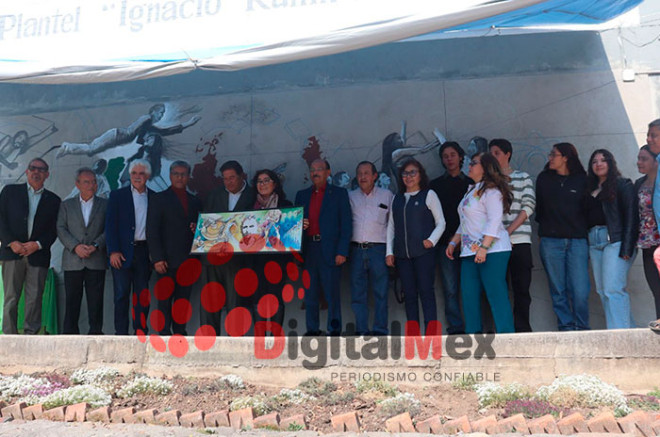 Video: Dan la primera pincelada al mural “El Nigromante” en la Prepa 4 de la UAEMéx