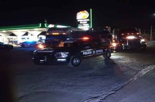 Elementos se reunieron con transportistas de diferentes empresas en el kilómetro 84 de la autopista México–Querétaro.