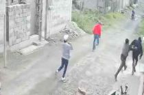 #Video: Motociclistas enfrentan a rateros y los hacen correr, en #Chalco