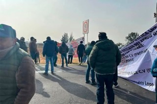 El cierre de la autopista Peñón-Texcoco afectó a cientos de conductores