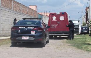 El lugar fue resguardado hasta la llegada de peritos de la Fiscalía General de Justicia del Estado de México, quienes comenzaron con las investigaciones.