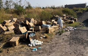 Abandonan cajas con medicamento adulterado en Chalco