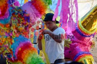 Artesanos de Acolman retoman la normalidad y producción de piñatas