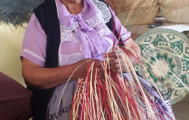 Emanuel y el tejido de la palma en Toluca