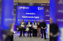 Miguel Antonio Gamboa, Coordinador de Gobierno Digital, expone en representación del Alcalde el funcionamiento de la Plataforma Tlalnepantla durante el panel de transformación digital.