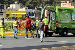 La circulación quedó afectada por varios minutos mientras que el ciclista fue trasladado a un hospital.