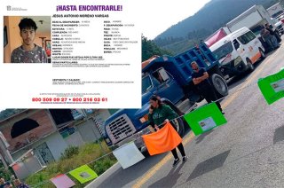 Familiares de Jesús Antonio Moreno, de 16 años, bloquean la carretera Toluca–Naucalpan, a la altura de Huitzizilapan, en Lerma.