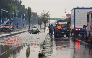 #Toluca: Granizada deja bajo el hielo a una patrulla