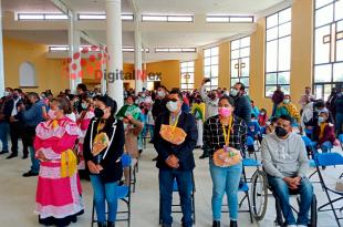 Piña García informó que la construcción del Centro de Reunión Social fue en varias etapas y durante varios periodos, pero hoy es una realidad.