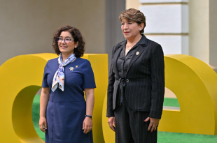 La gobernadora Delfina Gómez Álvarez acompañó a la rectora Martha Patricia Zarza Delgado durante la presentación del primer informe de actividades de la UAEMéx.