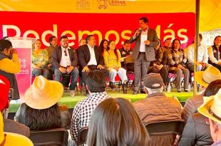 El presidente municipal encabezó la ceremonia de entrega de un sistema de captación de aguas pluviales