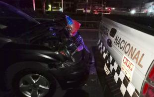 El accidente vehicular sucedió la noche del sábado en las calles de Morelos y María Curie, en la colonia San Sebastián