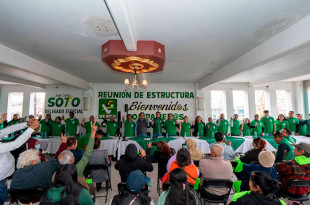 El acto fue encabezado por José Alberto Couttolenc Buentello, dirigente estatal, y el delegado municipal, Juan Carlos Soto Ibarra.