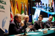 El diputado Eruviel Ávila durante su participación en el Congreso Internacional de Inteligencia Artificial, celebrado en el Auditorio Aurora Jiménez, en San Lázaro.