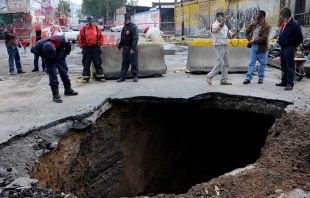 Se abren tres socavones en la Ciudad de México