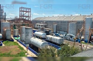 La FGR realizó operativos simultáneos en San Luis Potosí, Hidalgo y Morelos, donde aseguró combustible, maquinaria y equipo utilizado para el procesamiento ilegal de hidrocarburos.