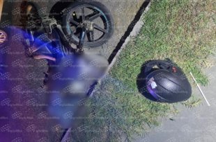 Juan Carlos, de 42 años, murió tras sufrir un accidente en su motocicleta sobre la calle Allende, en el municipio de Metepec.